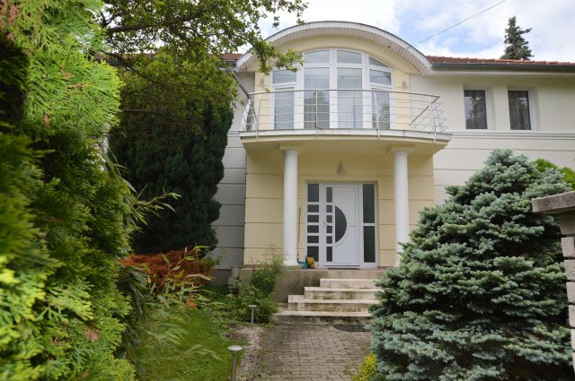 Eladó családi ház, Budapesten, II. kerületben 320 M Ft, 7 szobás