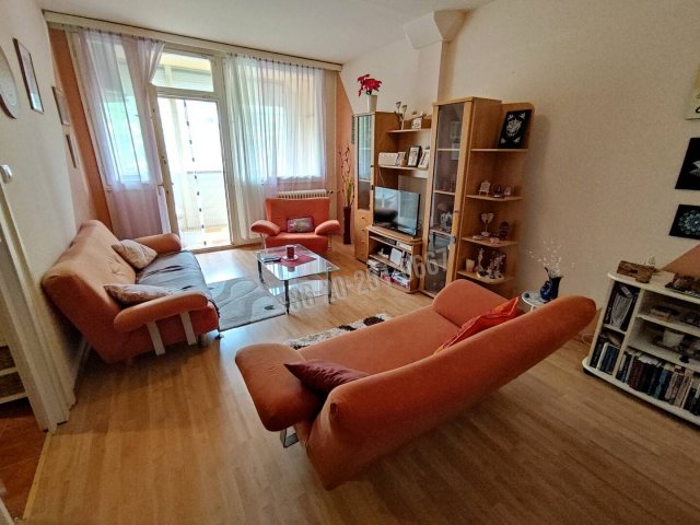 Eladó téglalakás, Mohácson 25 M Ft, 2 szobás