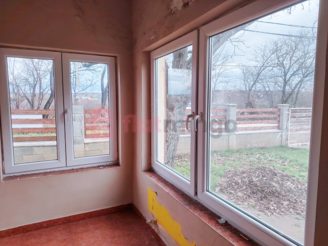 Eladó családi ház, Pécsett 31.99 M Ft, 2+1 szobás