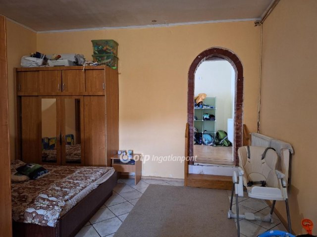 Eladó családi ház, Felsőörsön 69.99 M Ft, 3+1 szobás