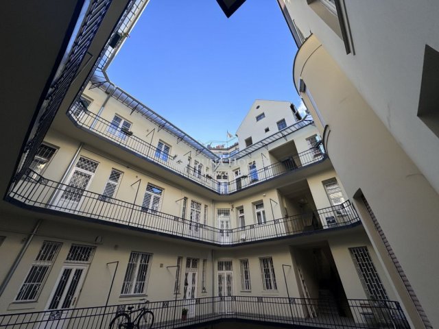 Eladó téglalakás, Budapesten, V. kerületben 203 M Ft, 5+1 szobás