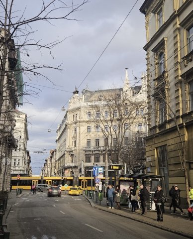 Eladó téglalakás, Budapesten, VII. kerületben 44.9 M Ft