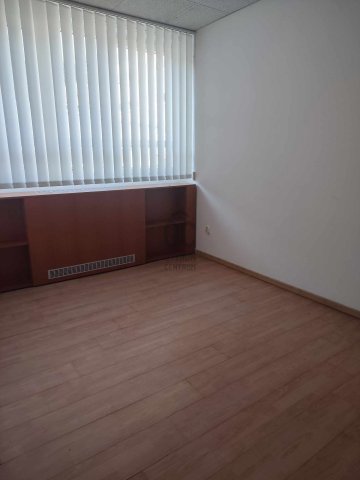 Kiadó iroda, Budapesten, III. kerületben 170 E Ft / hó