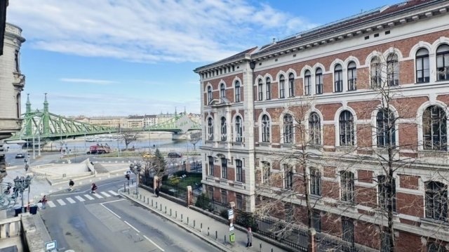 Eladó téglalakás, Budapesten, XI. kerületben 89.9 M Ft, 2 szobás