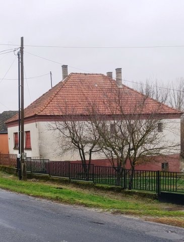 Eladó családi ház, Molnárin 14.9 M Ft, 3 szobás