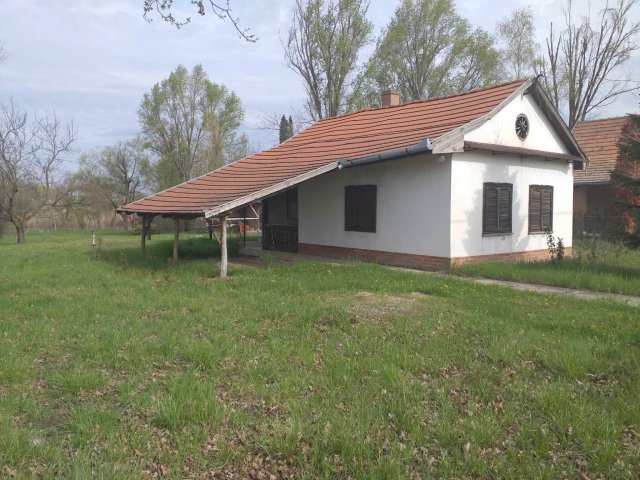 Eladó nyaraló, Mezőtúron 27 M Ft, 1 szobás