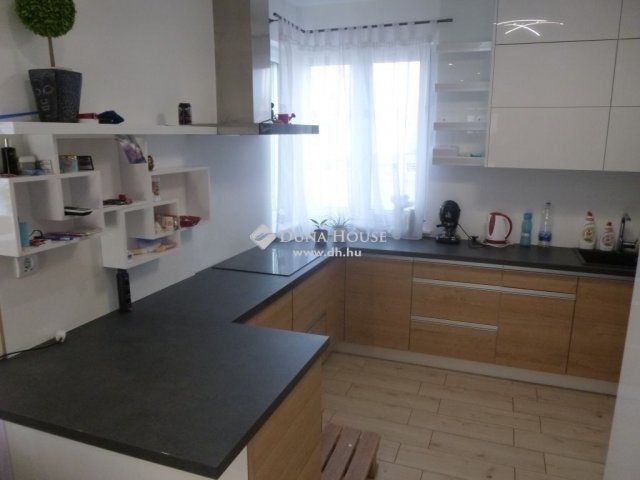 Eladó családi ház, Kecskeméten 99.5 M Ft, 4 szobás