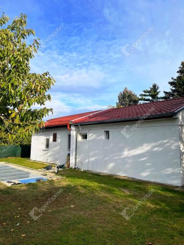 Eladó nyaraló, Balatonfűzfőn 57.99 M Ft, 4 szobás