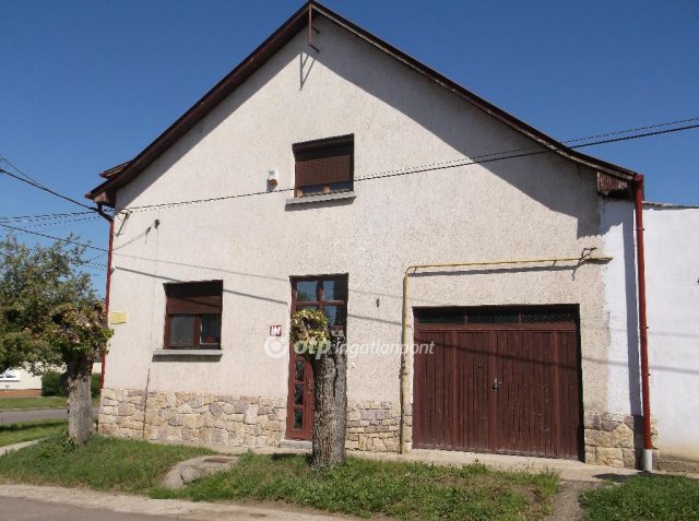 Eladó családi ház, Gyöngyösön 65 M Ft, 5+1 szobás