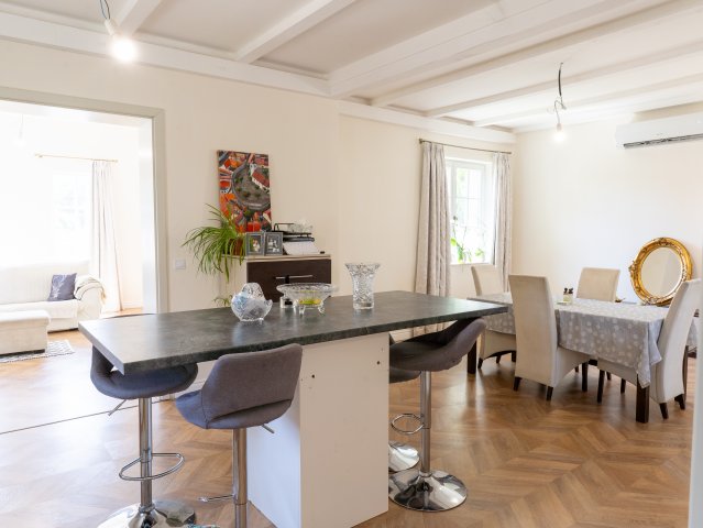 Eladó családi ház, Szentendrén 199.9 M Ft, 5 szobás