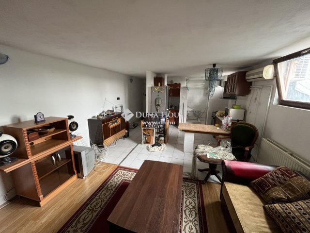 Eladó téglalakás, Budapesten, IV. kerületben 39.5 M Ft, 2 szobás