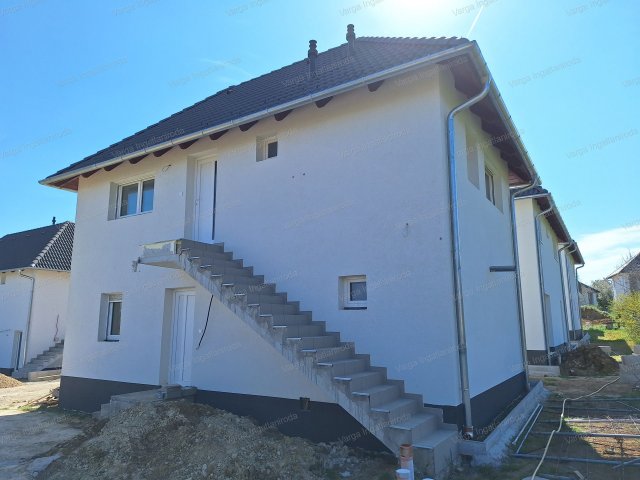 Eladó téglalakás, Sopronban 48 M Ft, 2 szobás