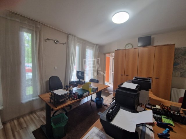 Kiadó iroda, Székesfehérvárott 140 E Ft / hó, 2 szobás