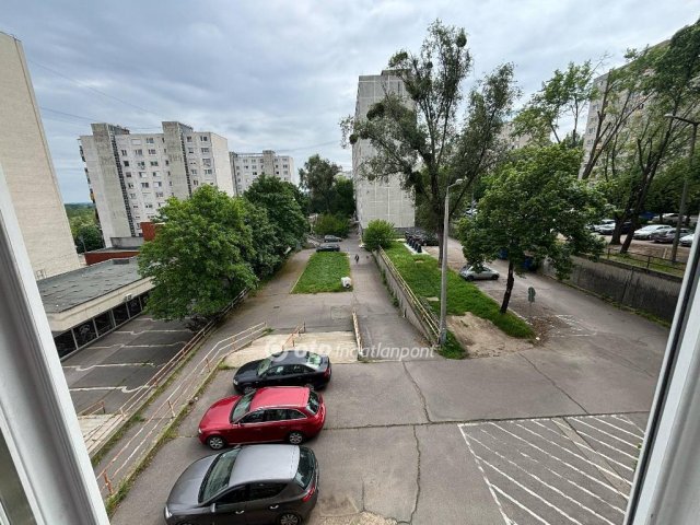 Eladó panellakás, Miskolcon 33.5 M Ft, 1+3 szobás
