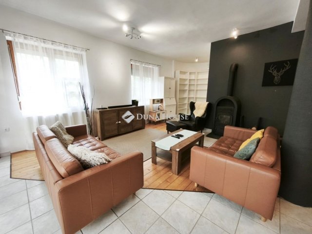 Eladó családi ház, Adonyban 73.9 M Ft, 4 szobás