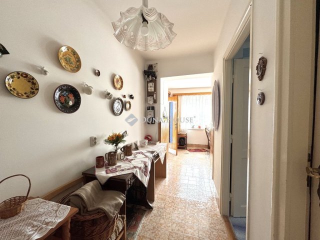 Eladó családi ház, Várpalotán 89.99 M Ft, 4 szobás