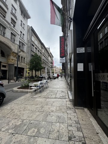Eladó téglalakás, Budapesten, V. kerületben 379.9 M Ft, 3 szobás
