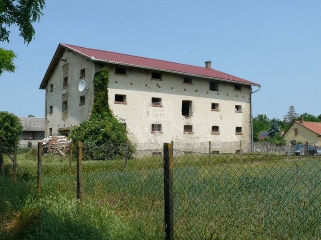 Eladó ipari ingatlan, Kerekegyházán 21.9 M Ft