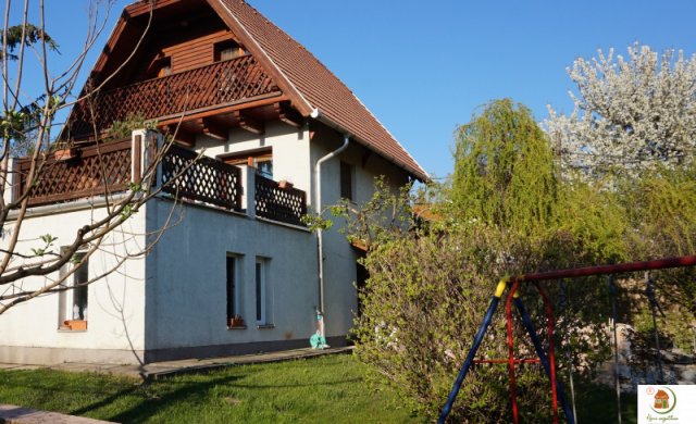 Eladó családi ház, Tinnyén 120 M Ft, 5 szobás