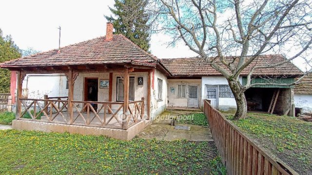 Eladó családi ház, Jászfényszarun 25 M Ft, 2+1 szobás