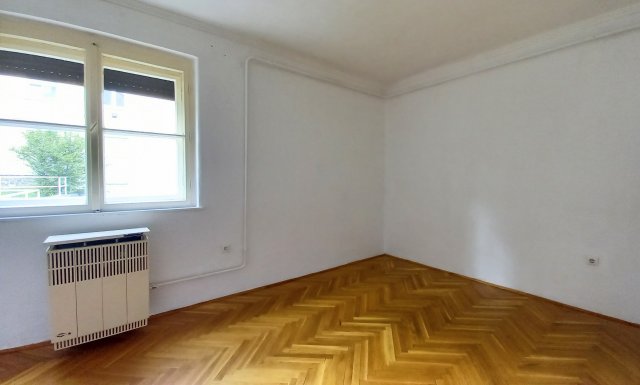 Eladó téglalakás, Pécsett 21.9 M Ft, 2 szobás