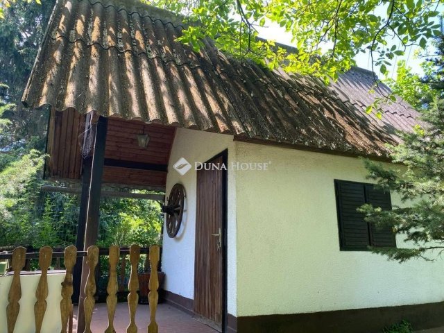 Eladó nyaraló, Oroszlányban 8.5 M Ft, 1 szobás