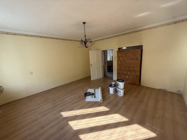 Eladó családi ház, Héderváron 34.99 M Ft, 2 szobás