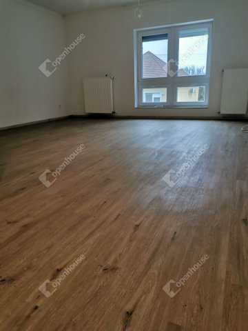 Eladó családi ház, Győrött 84.9 M Ft, 4 szobás