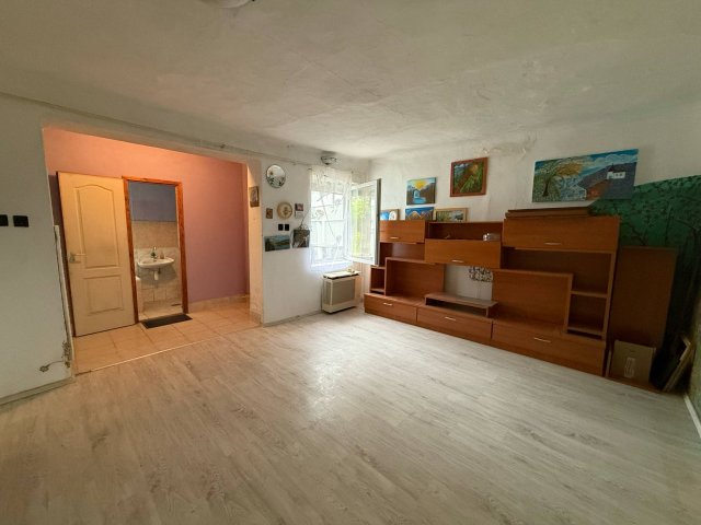 Eladó családi ház, Kiskunhalason 22.9 M Ft, 3 szobás