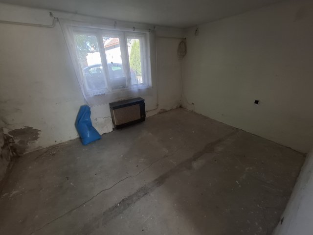 Eladó családi ház, Kiskunfélegyházán 12.5 M Ft, 2 szobás