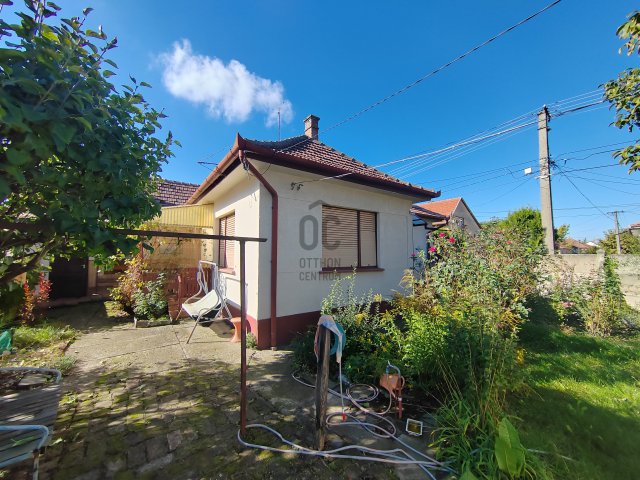Eladó családi ház, Cegléden 44.9 M Ft, 4 szobás