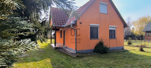Eladó nyaraló, Balatonmáriafürdőn 52.9 M Ft, 4 szobás