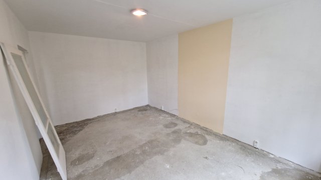 Eladó panellakás, Győrött 38.5 M Ft, 2 szobás