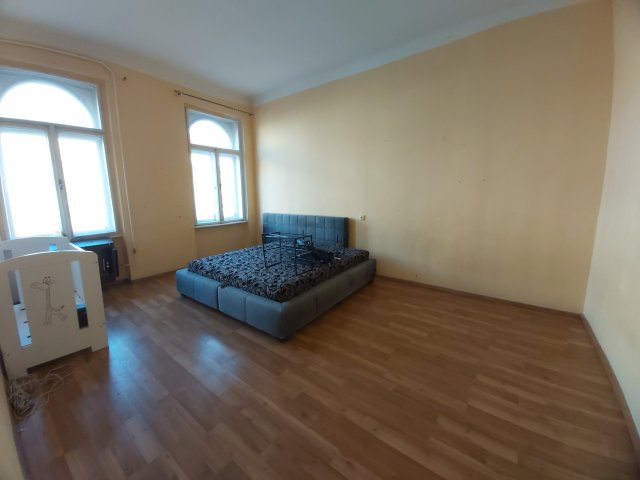 Eladó téglalakás, Budapesten, XIII. kerületben, Váci úton