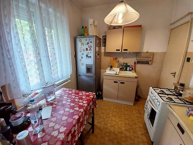 Eladó családi ház, Székesfehérvárott 59.9 M Ft, 3 szobás