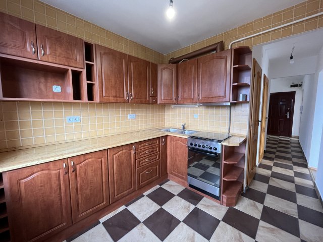 Eladó panellakás, Debrecenben 66 M Ft, 3 szobás