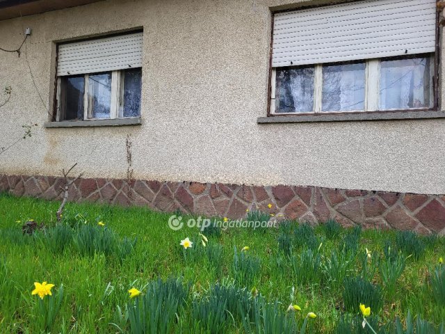 Eladó családi ház, Siójuton 28.5 M Ft, 2+1 szobás