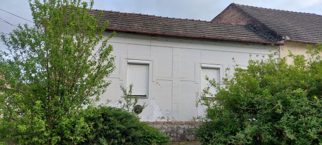 Eladó családi ház, Sásdon 12.5 M Ft, 3+1 szobás