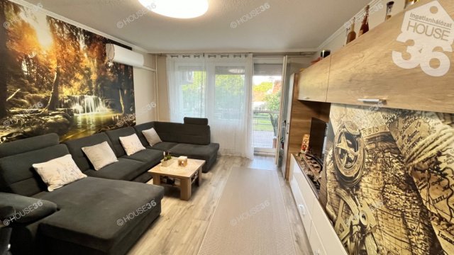 Eladó panellakás, Kecskeméten 45 M Ft, 3 szobás