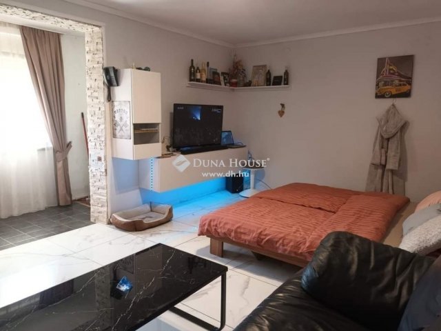 Eladó családi ház, Dorogon 39.5 M Ft, 2 szobás