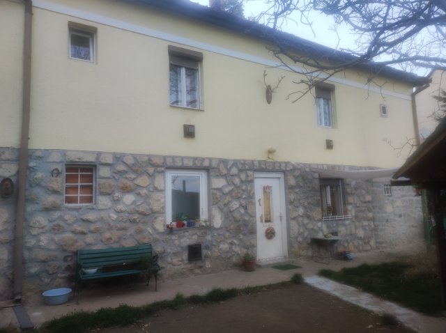 Kiadó téglalakás, albérlet, Pécsett 160 E Ft / hó, 2 szobás