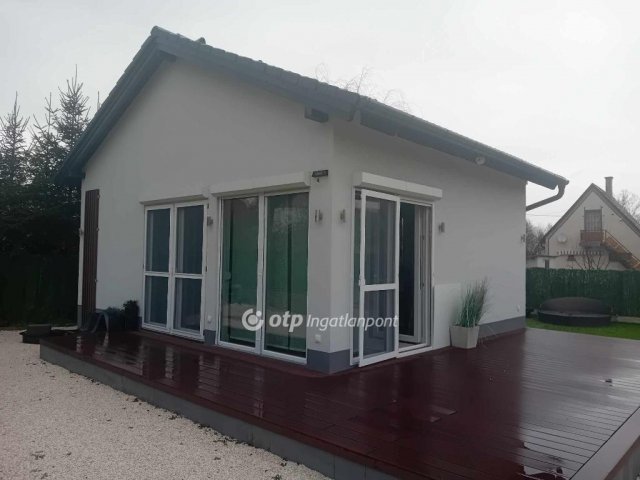 Eladó nyaraló, Tóalmáson 33 M Ft / költözzbe.hu