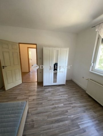 Eladó panellakás, Pécsett 43.5 M Ft, 2 szobás