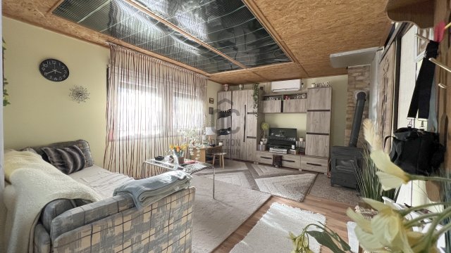Eladó családi ház, Faddon 25 M Ft, 3 szobás