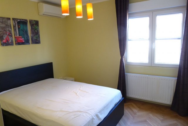 Kiadó téglalakás, albérlet, Pécsett, Jogász utcában, 2 szobás
