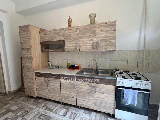 Eladó téglalakás, Budapesten, VIII. kerületben 49 M Ft, 2 szobás
