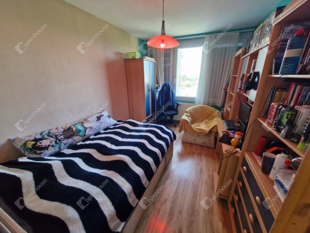 Eladó téglalakás, Nagykanizsán 39.9 M Ft, 4 szobás