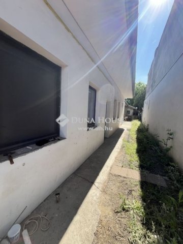 Eladó téglalakás, Budapesten, XXI. kerületben 25 M Ft, 1 szobás