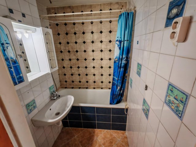 Eladó panellakás, Tatabányán 34 M Ft, 1 szobás