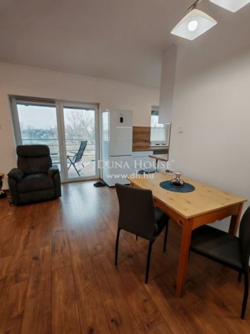 Kiadó téglalakás, albérlet, Cegléden 250 E Ft / hó, 3 szobás